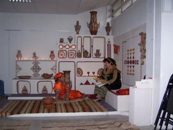 Lecture de contes dans la maison Kabyle